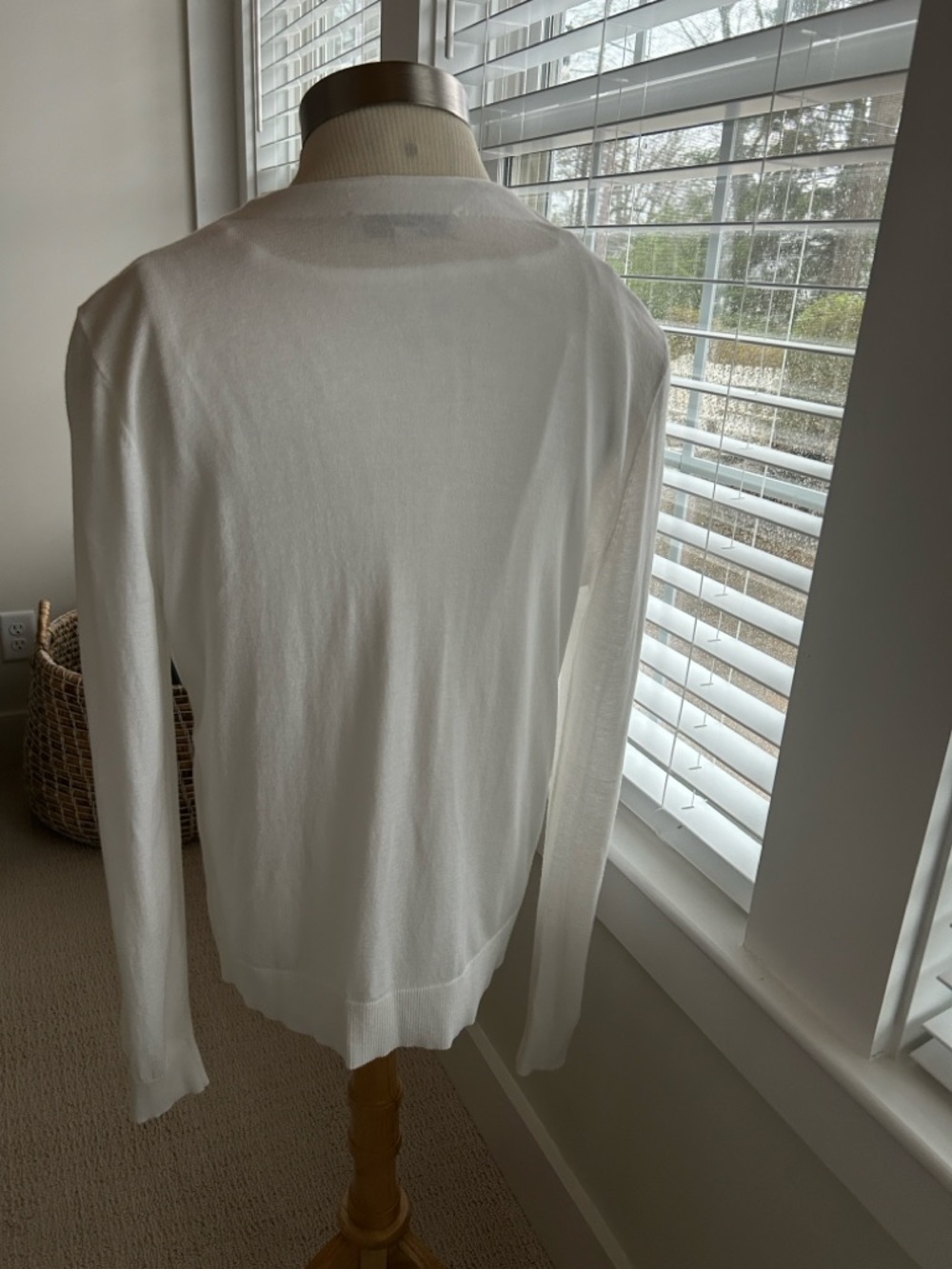 Loft white button down V Neck Lightweight Cardigan Size medium - Picture 5 of 6